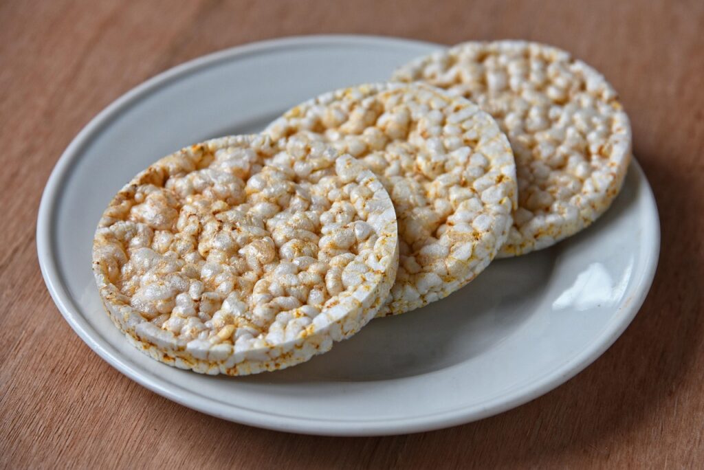 rice cracker, food, nutrition, cracker, rice, breakfast, meal, snack, plate, crackers on a plate, rice cracker, rice cracker, rice cracker, rice cracker, rice cracker, cracker, cracker, rice, rice, rice, rice
